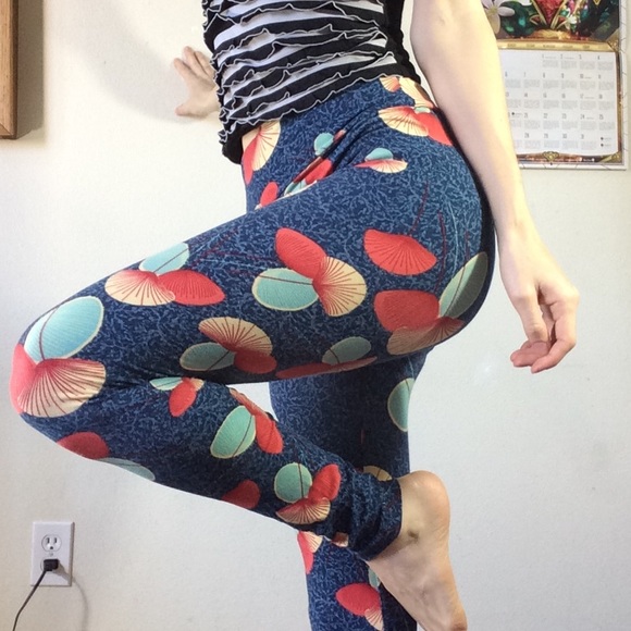 Lularoe Leggings Ginkgo fairy leaf print - Picture 1 of 8